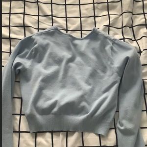A brandy Melville long sleeved crop top